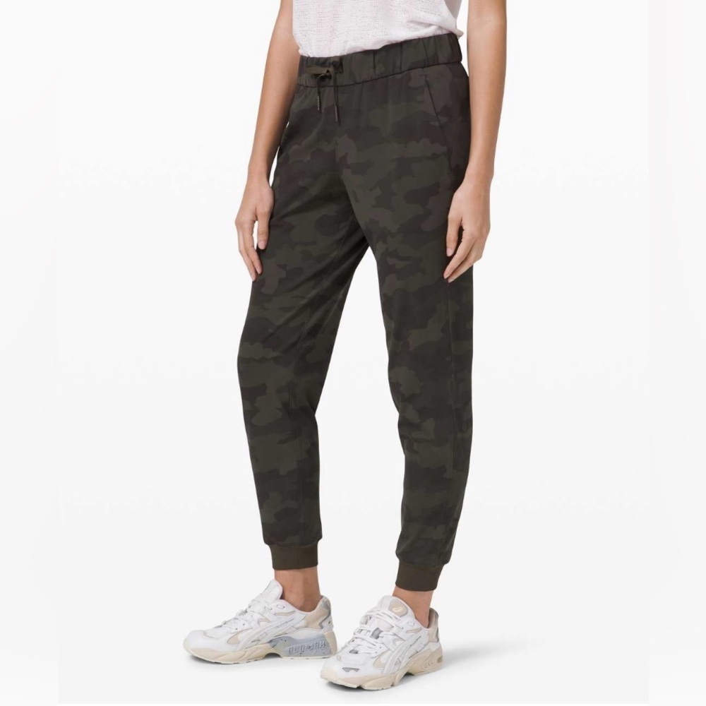Retired Lululemon On The Fly Jogger 28” — Heritage Camo Dark Olive Multi —Size 4